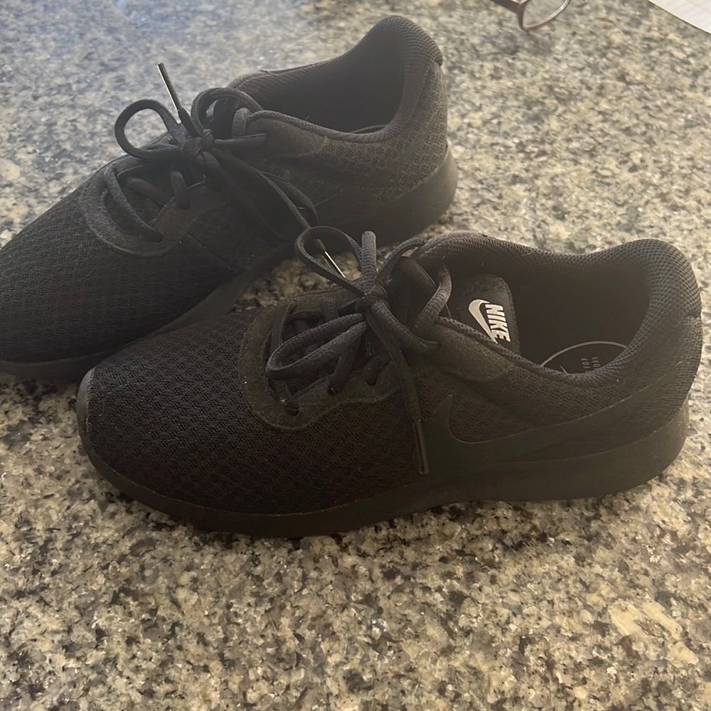 womens nike sneakers